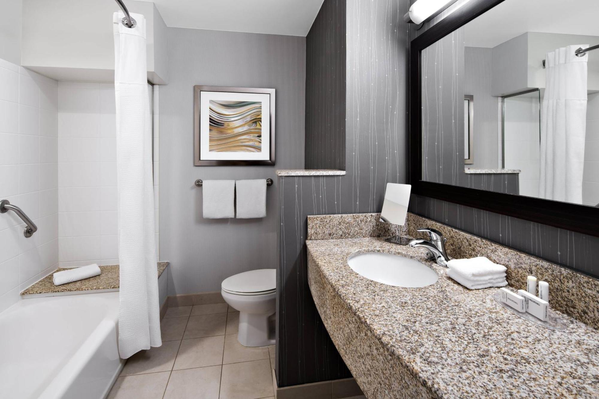 Courtyard By Marriott Raleigh North/Triangle Town Center Hotell Eksteriør bilde
